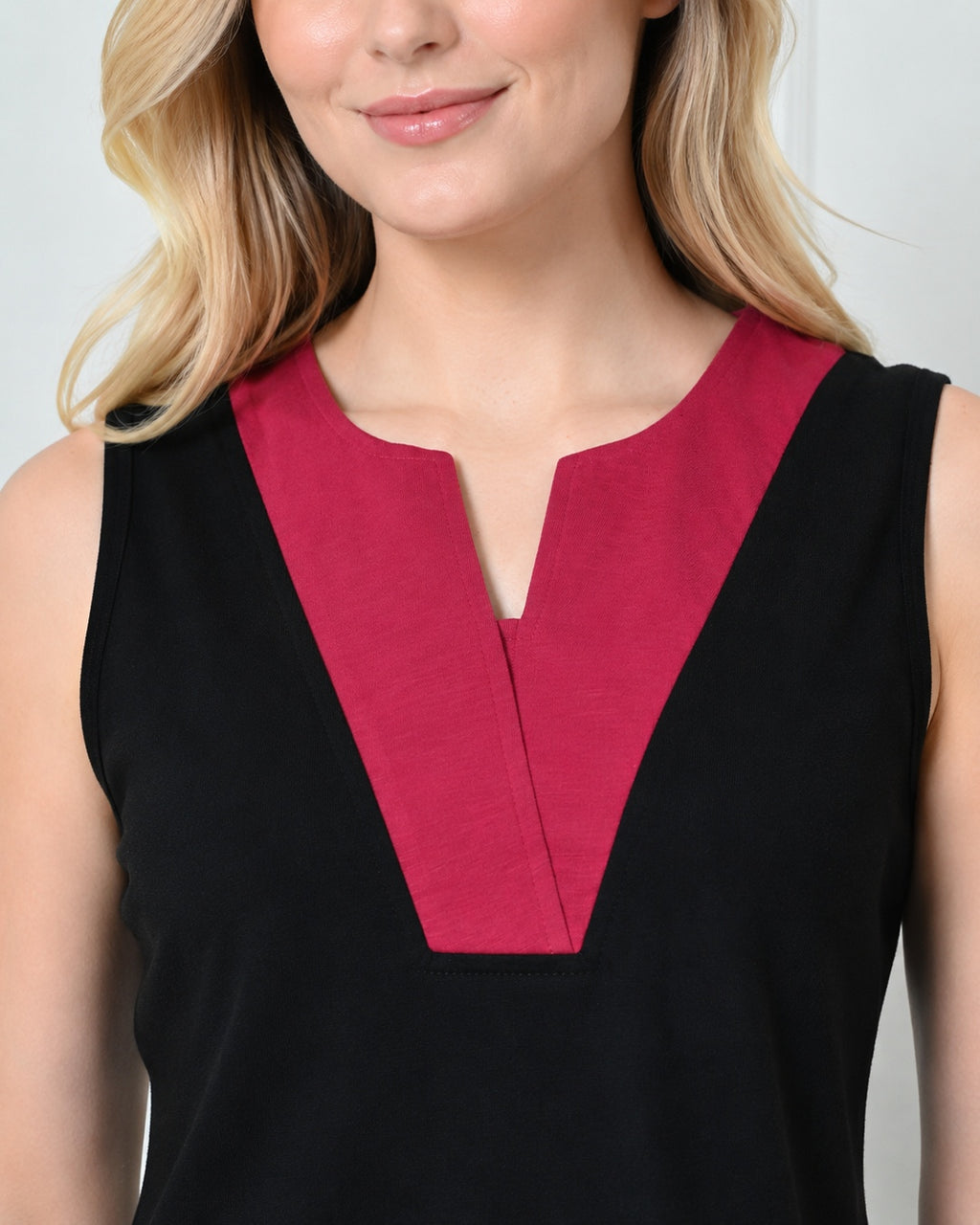 Black Knit Sleeveless Top & Shorts Set with Contrast V-Panel